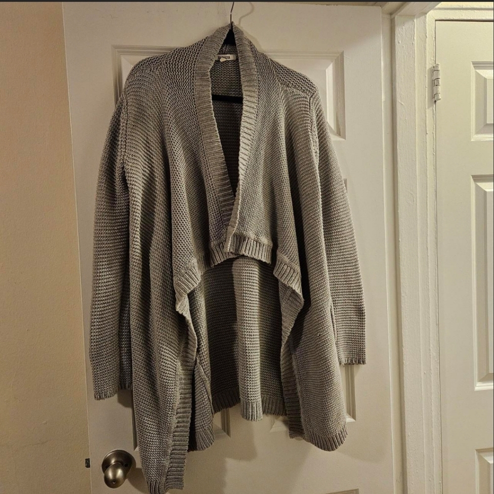 EUC BB Dakota cable knit light gray cardigan, Women's Size S
